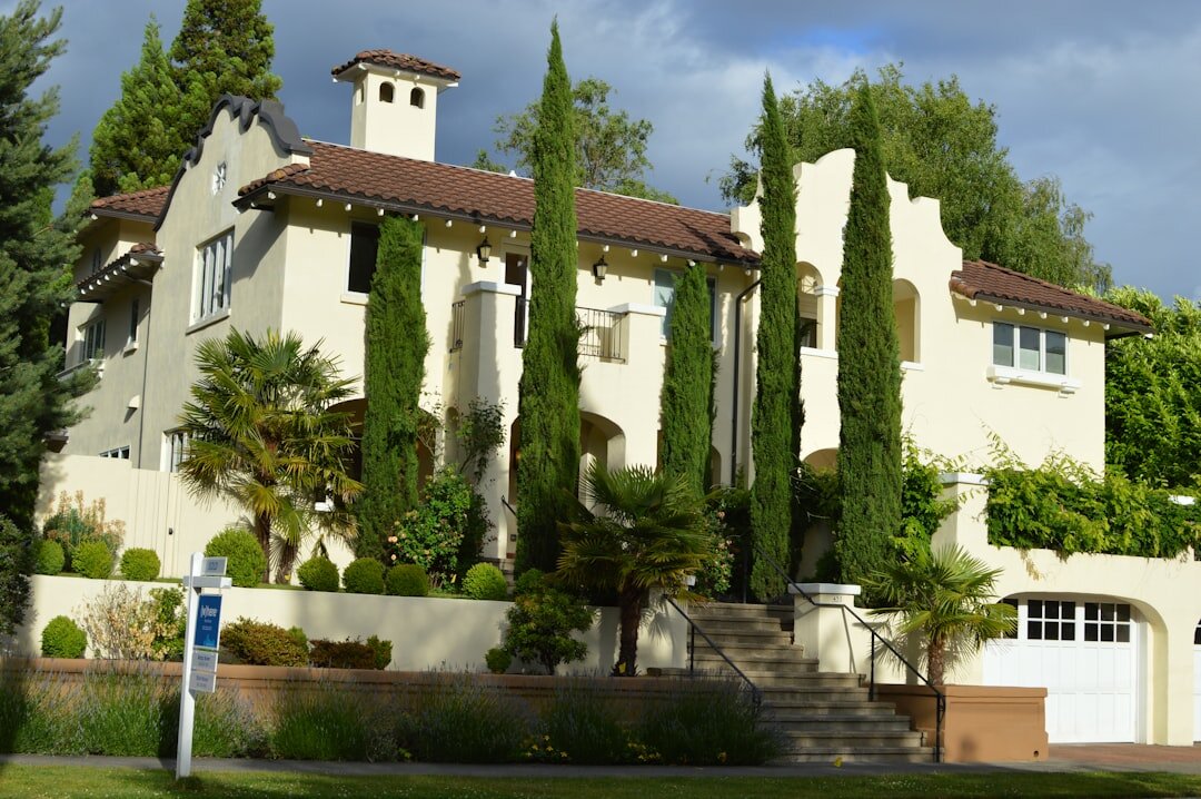 celebrity luxury home exterior
